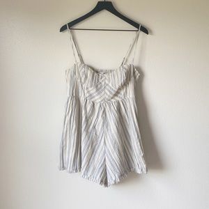 Urban Outfitters Gray and White Striped Spring Romper Size Large